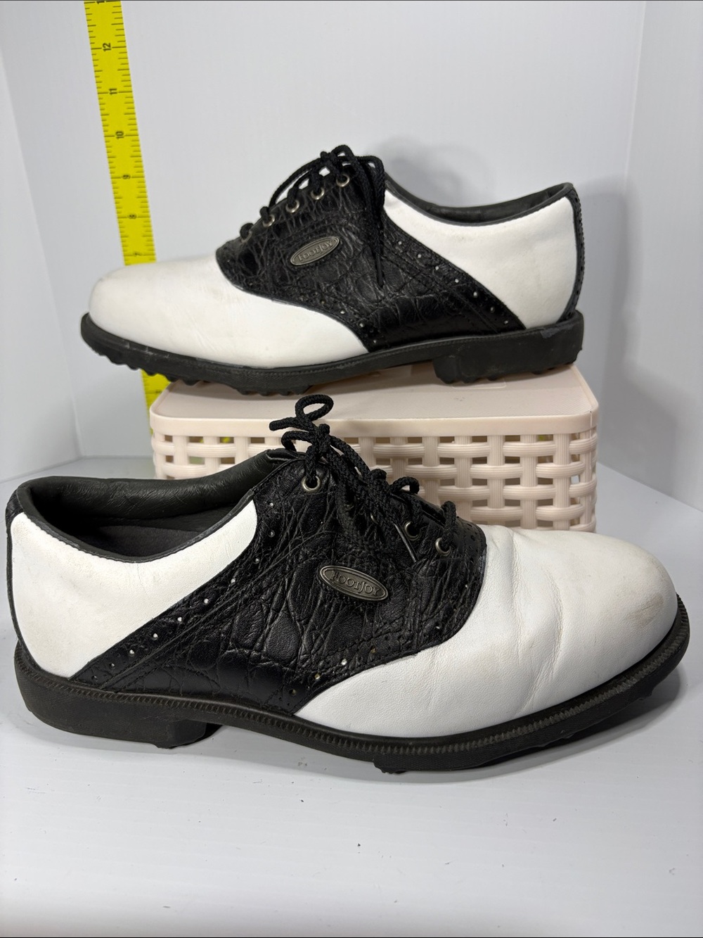 Footjoy golf shoes Black & White Leather Saddle Shoes 9wide. Box 26